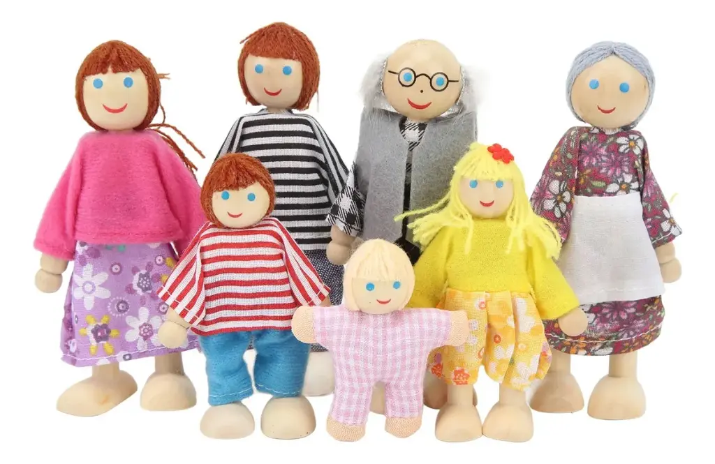 Juguetes Familia Madera Didáctica Muñecos 7 Personajes Juego